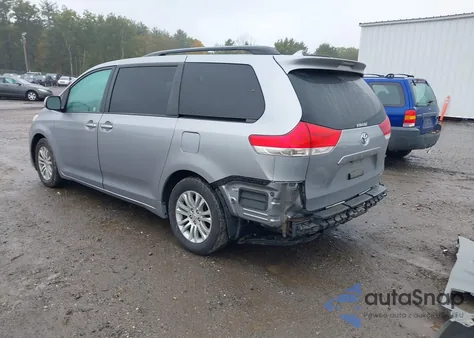2011 Toyota Sienna Xle V6 z USA, uszkodzony, nr VIN 5TDYK3DC7BS006798